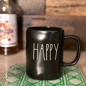 NWOT Rae Dunn Happy mug